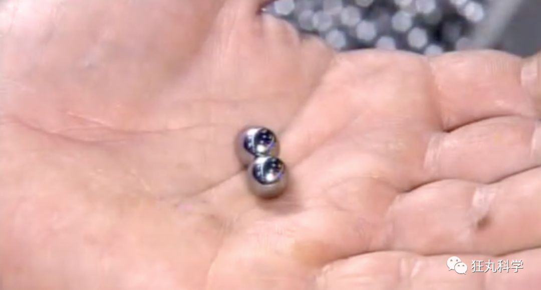 锁怎么一提就锁上呢,锁怎么弄才能从里面反锁不了