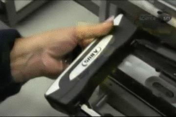 锁怎么一提就锁上呢,锁怎么弄才能从里面反锁不了