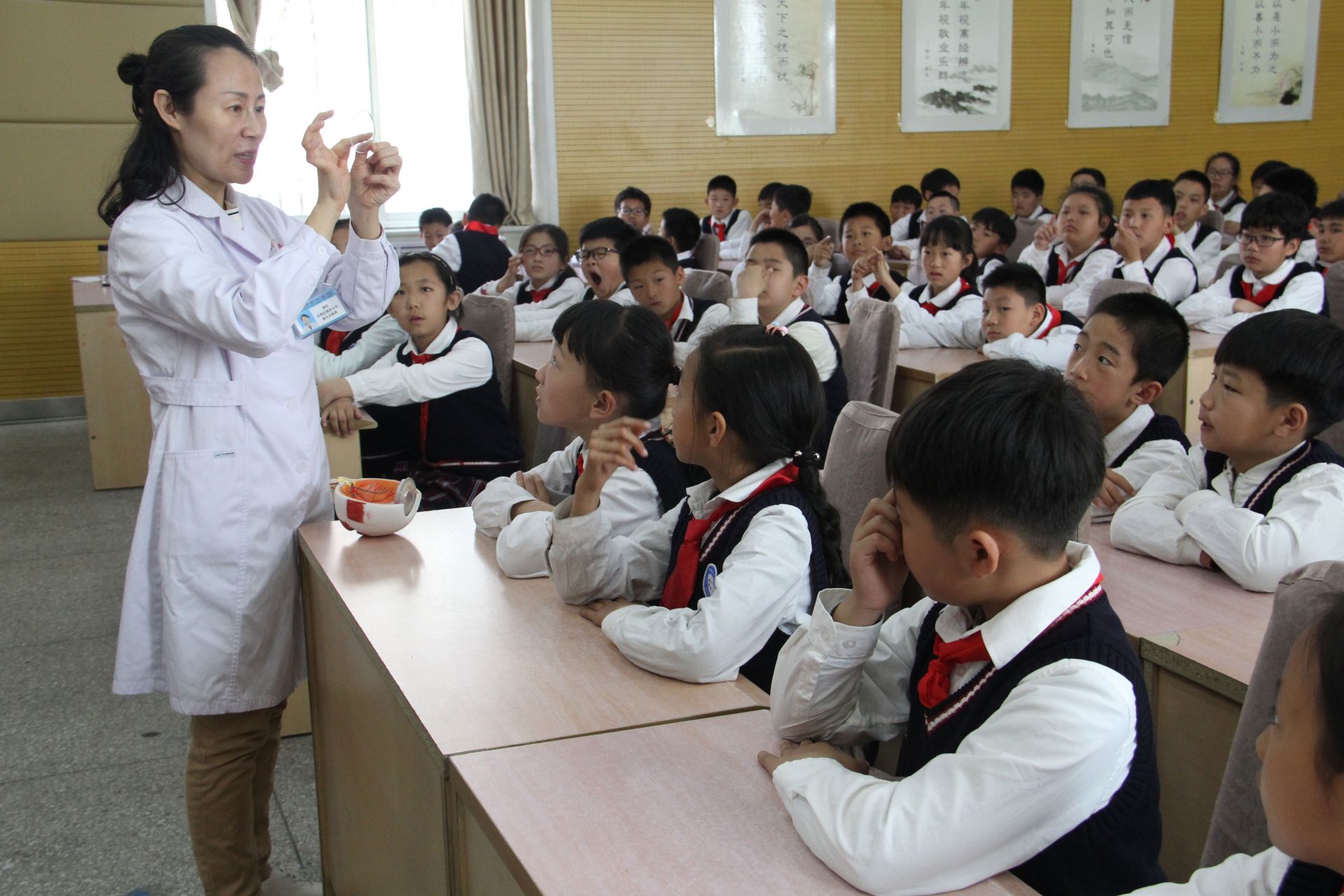 小儿推拿治近视靠谱么,小儿推拿治疗近视