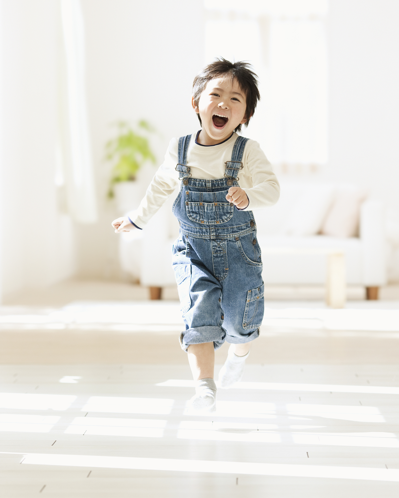 楚涵专栏｜孩子总是挠脸挠腿，说痒？父母可以这么做