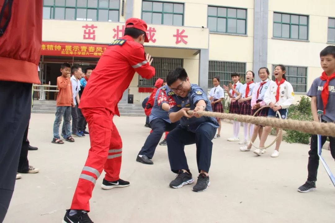 学校传承雷锋精神主题活动简报,弘扬雷锋精神汇演