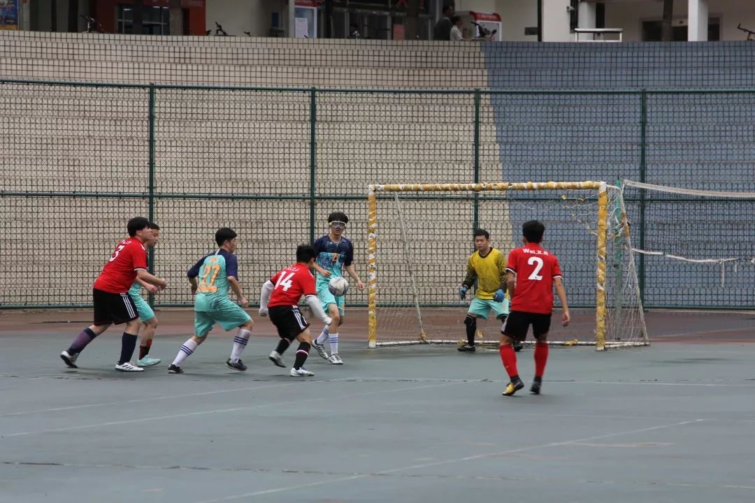 足球队勇夺冠军,喜报我校足球队喜获甲组乙级亚军