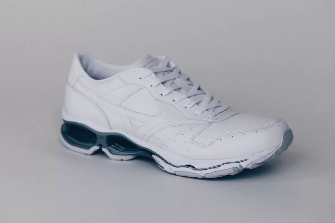 你为什么会买白色鞋？│《每周冷门球鞋大赏》