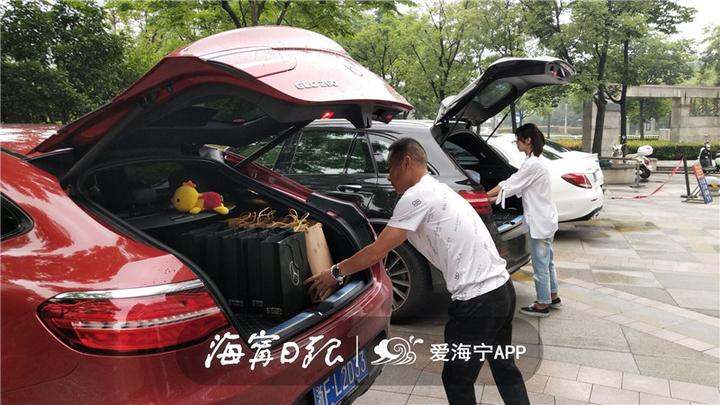 意外收到小朋友的礼物,小朋友收到神秘礼物