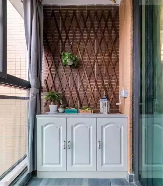 阳台上的天地柜,阳台上做橱柜地柜怎么做