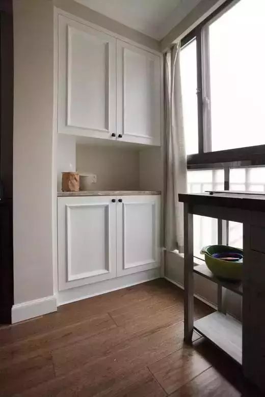 阳台上的天地柜,阳台上做橱柜地柜怎么做