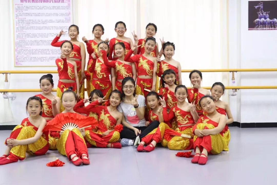 区妇联慰问六一儿童,社区妇联六一儿童节活动