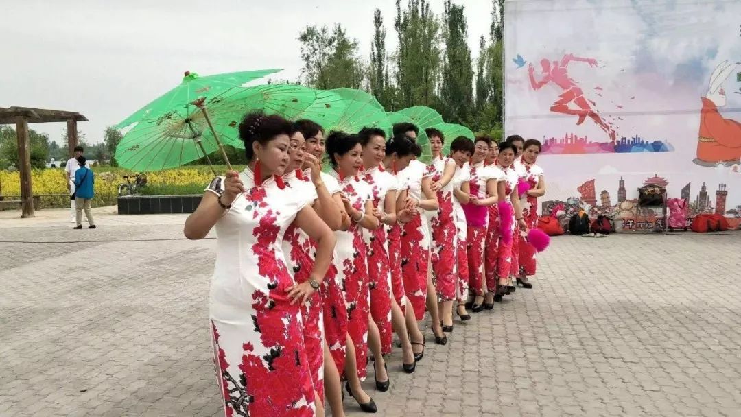 端午节赛龙舟包粽子视频,赛龙舟包粽子