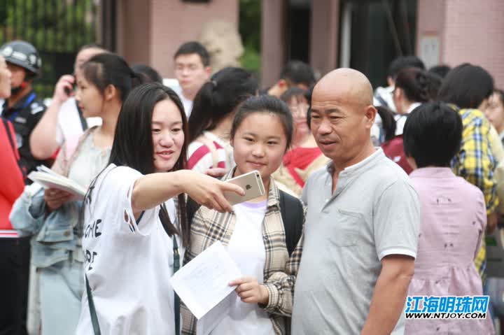 2019年全国高考拉开帷幕23289名南通考生从容应考