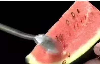 挑西瓜的小妙招你学会了吗,挑西瓜最甜的方法