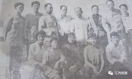 「爱问」借一块表送一个杂技团