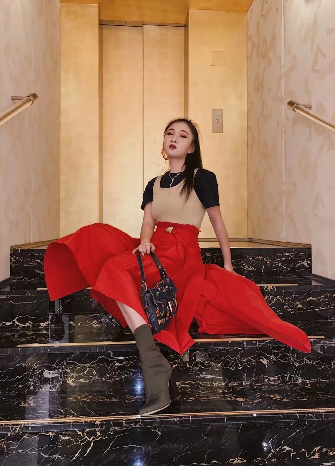 编辑部姐妹团讲解我的30套春夏灵魂穿搭