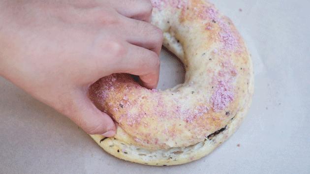 酵墅把奶茶怼到面包里了！这脑洞我服