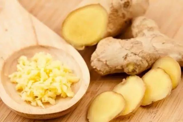 生姜水有10大治病奇效,姜片煮水喝功效与作用