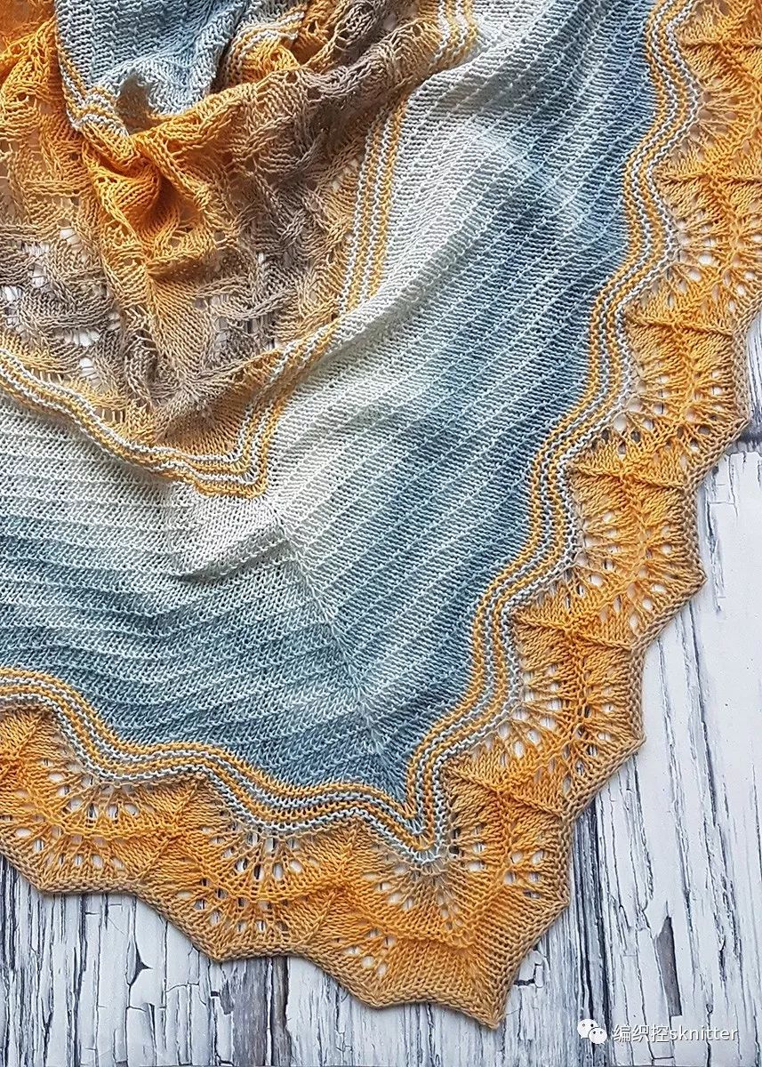 钩针三角蕾丝镂空披肩,孔雀羽三角蕾丝披肩详细教程