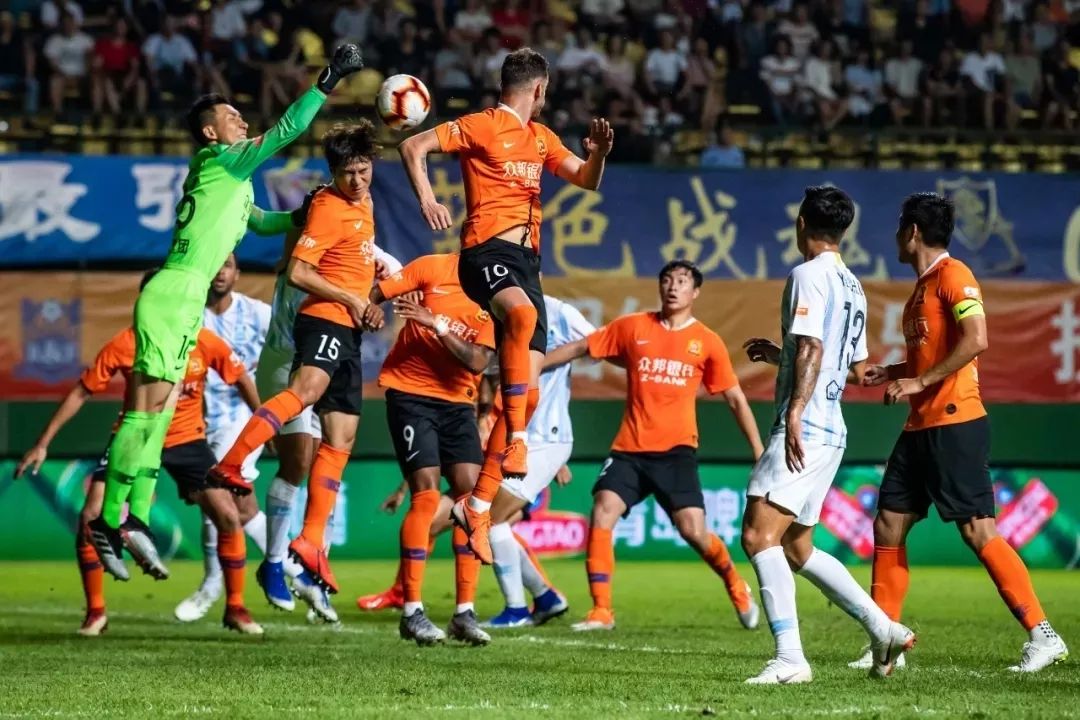 逆转夺冠震撼瞬间,武汉卓尔2:2绝平梅县铁汉