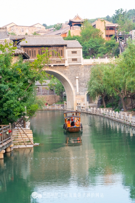 提灯游司马台长城,看古北水镇的温婉夜