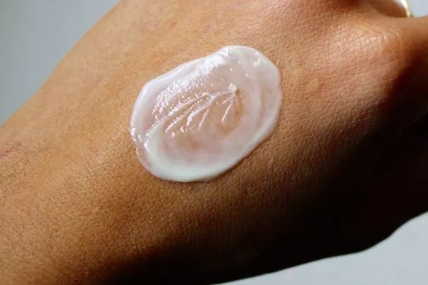 皮肤粗糙暗沉毛孔粗要做什么医美,真正改变毛孔的医美