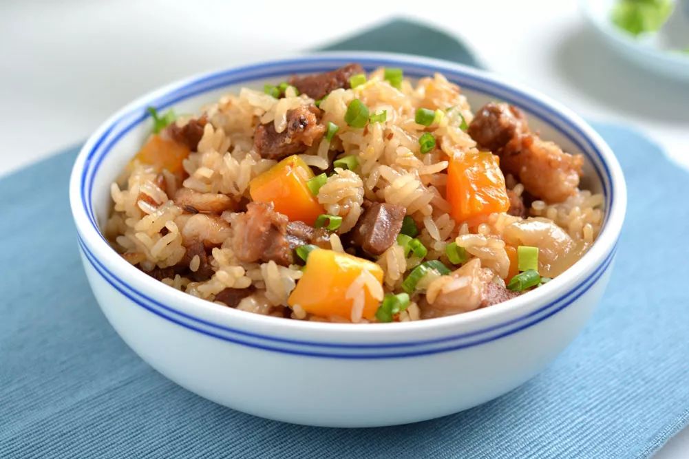 10分钟搞定的懒人焖饭有肉有菜 (懒人焖饭一锅就搞定重点是巨好吃)