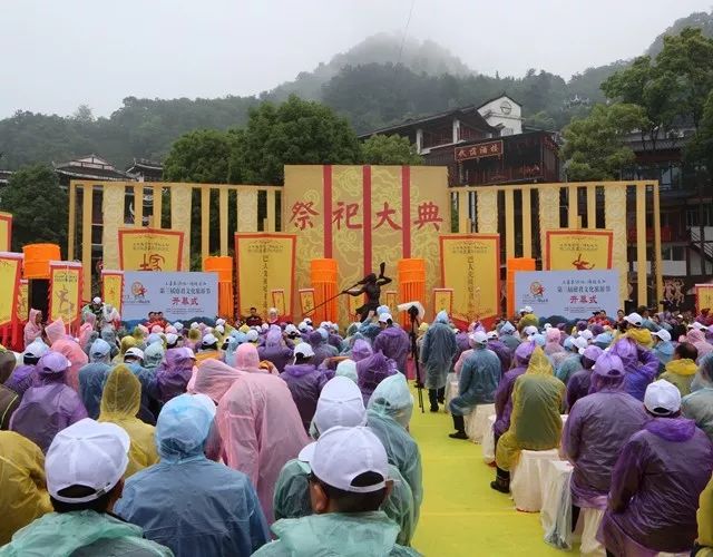 长阳是一个山清水秀的好地方,长阳很美的城