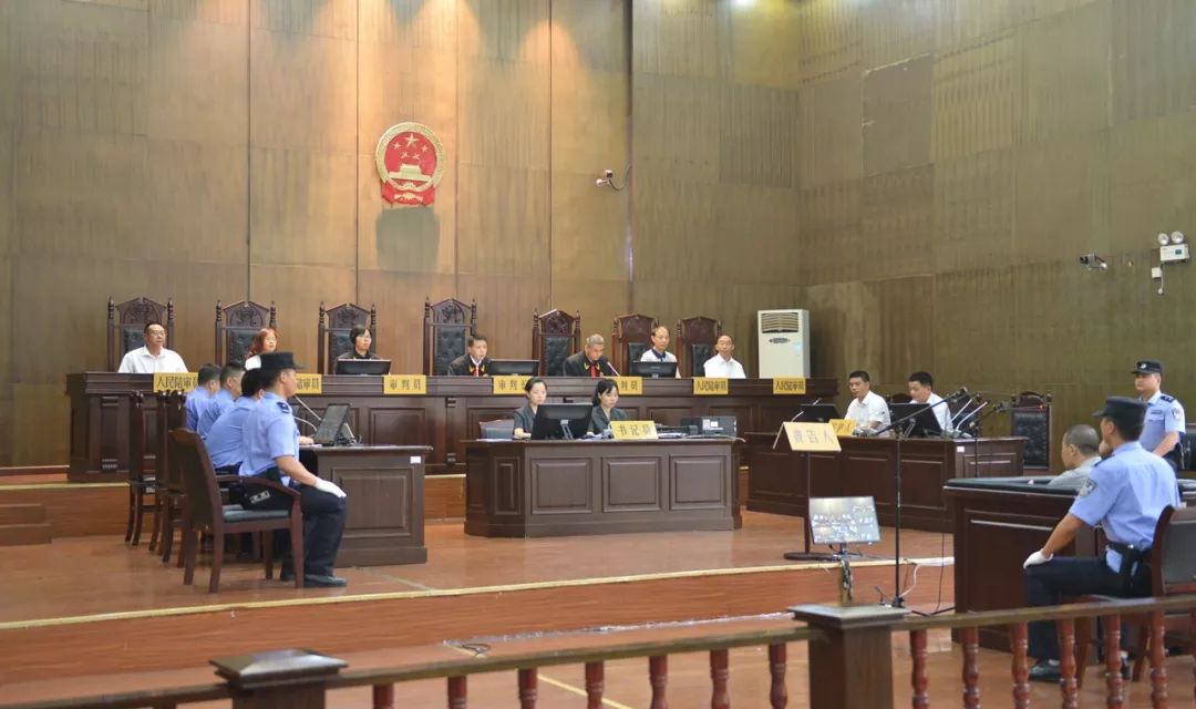 男子刺伤法官刺死狱警维持死刑,刺伤法官刺死狱警案