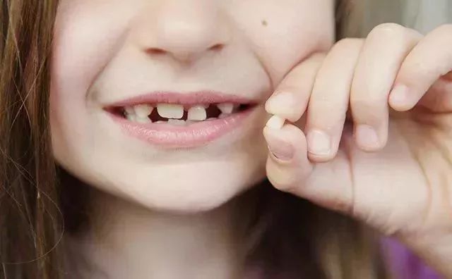 牙黄口臭用什么牙膏最有效贴吧,去牙黄口臭的牙膏最有效