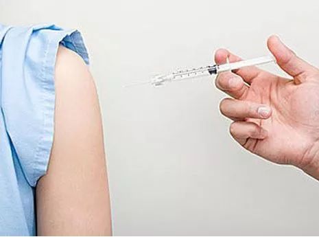 胳膊上的小圆疤是什么,手臂的疤是怎么形成的