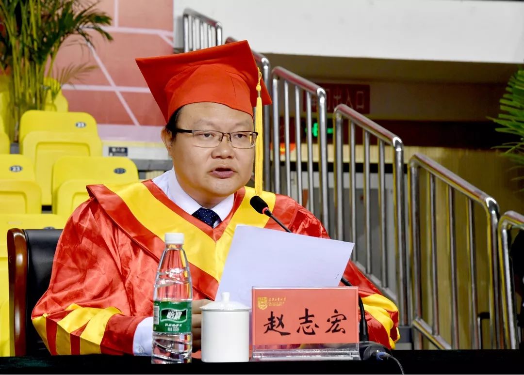 我们毕业了的感人事件,学生们毕业了感动哭了