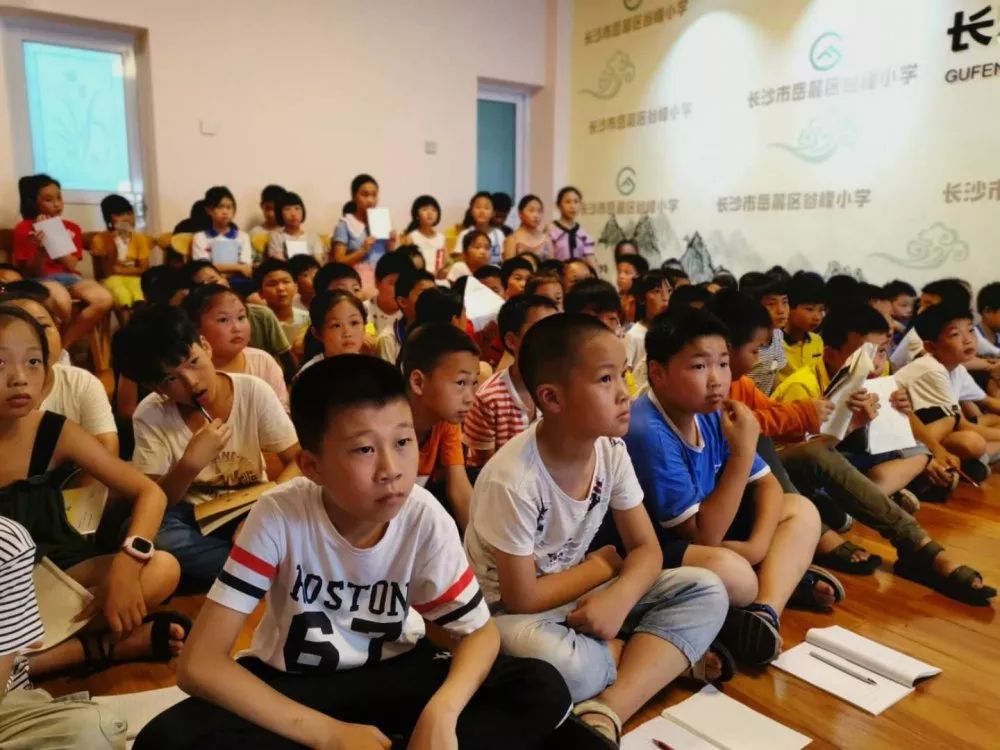 《小溪流》走进谷峰小学，分享写作“金钥匙”