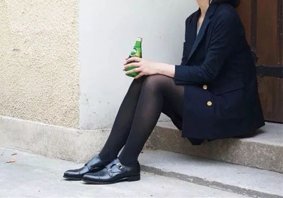 英国女王的鞋,英国女王加冕鞋子