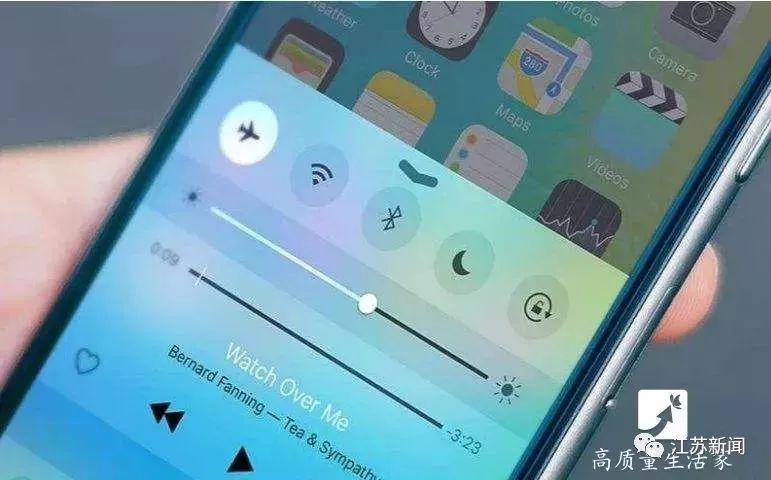 手机设置飞行模式有什么功能,手机飞行模式都有哪些功能可以用