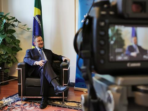 宸磋タ閲戠爾鍚堜綔鎴愭灉,宸磋タ澶栦氦瀹樺憳閲戠爾鍚堜綔鎰忎箟