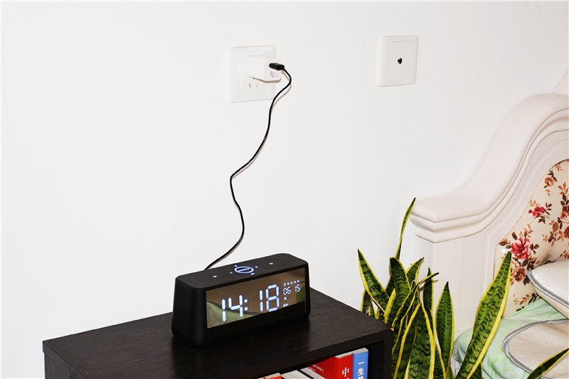 复古蓝牙音箱学生党开箱,手提式蓝牙音箱开箱测评