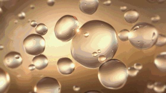 侯明昊戴眼镜喝饮料,侯明昊喝的什么饮料