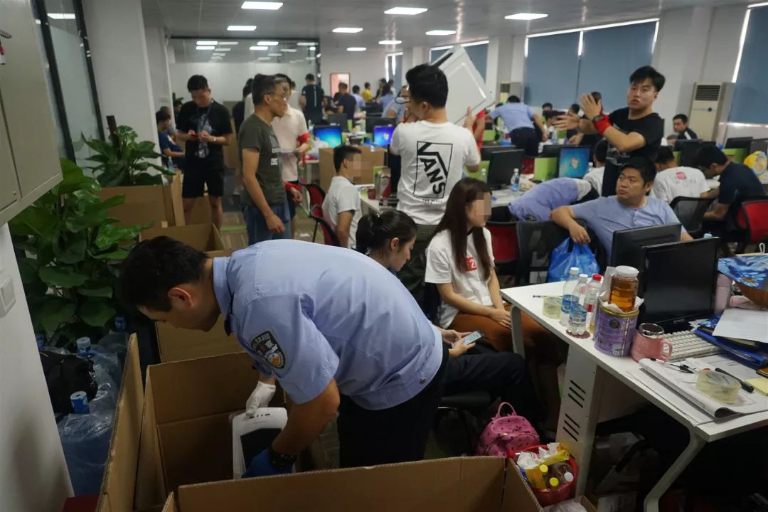 上海捣毁特大电信诈骗团伙,上海捣毁利用直播诈骗团伙