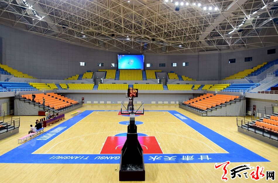 天水体育中心游玩,天水市体育中心跑道