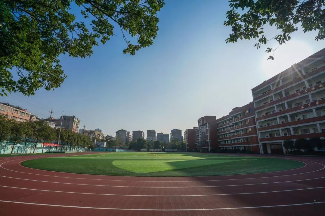 郴州市宜章县第七完全小学校服,校服最美学校