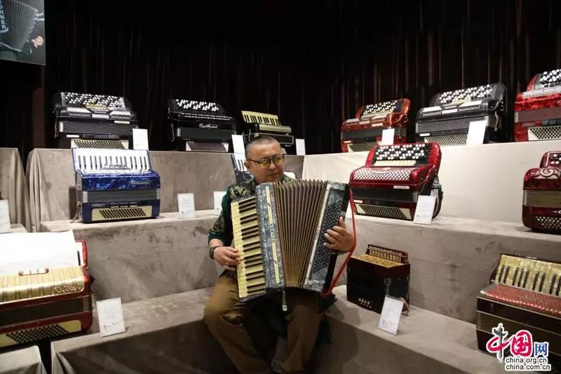 塔城印象红瓶酒,塔城映像