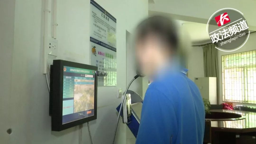 第一次吸毒在17-25岁所占比例,第一次吸毒的年龄