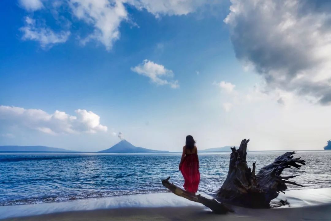 挖到一座免签直飞的超冷门海岛！火山浮潜摸小鹿，好玩秒杀巴厘岛