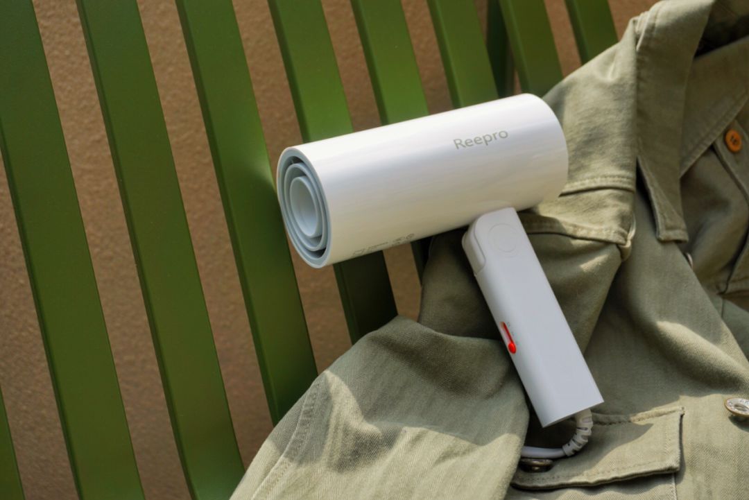 告别tony不是梦！快速干发还养发的吹风机，一梳还能造型