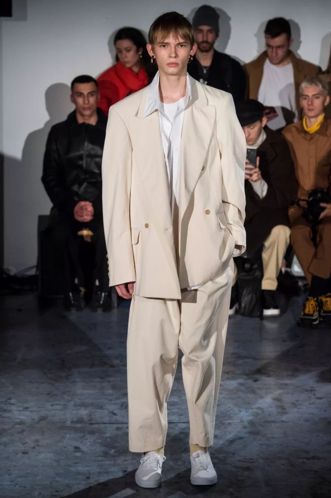 利郎男装秋冬流行趋势,2022男装秋冬色彩趋势