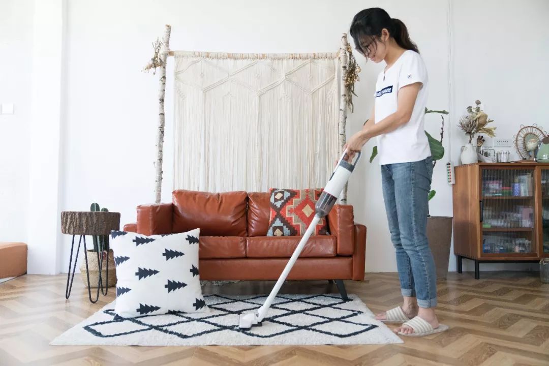 无绳便携式吸尘器,不用充电的家用小型吸尘器