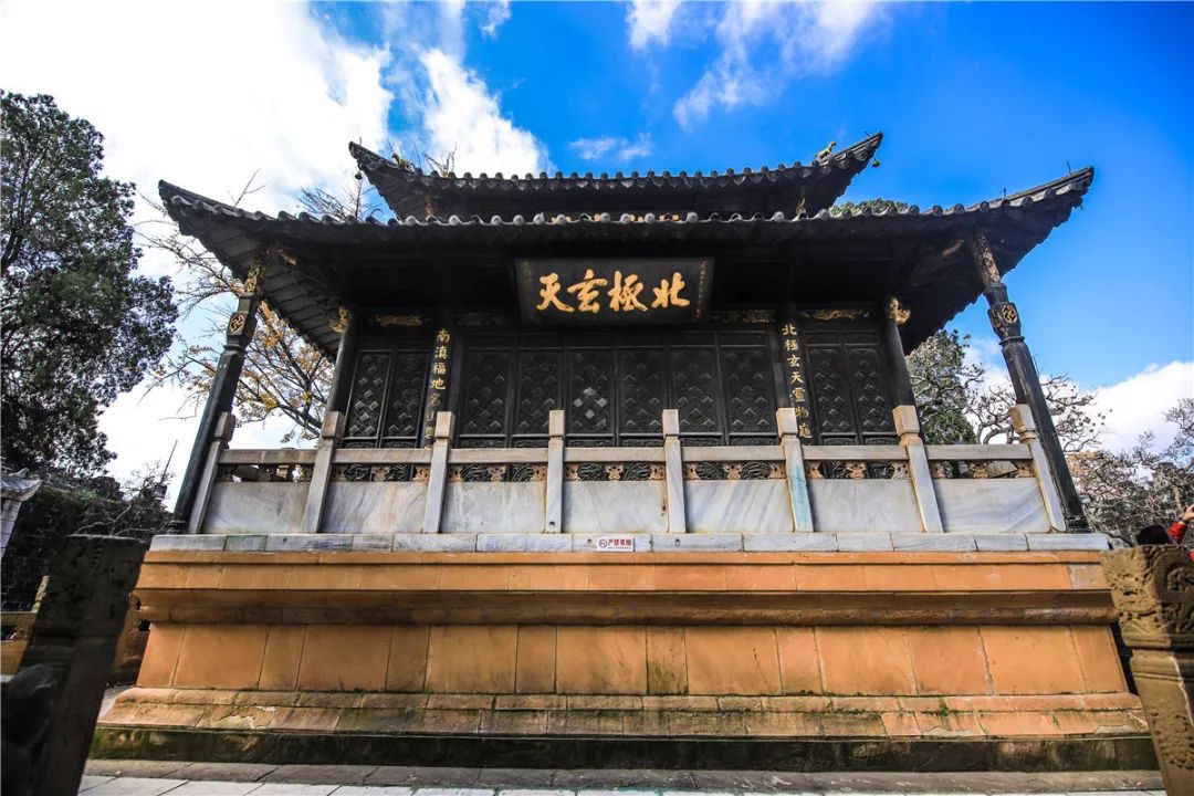 昆明金殿风景区历史,昆明金殿风景区古建筑之美