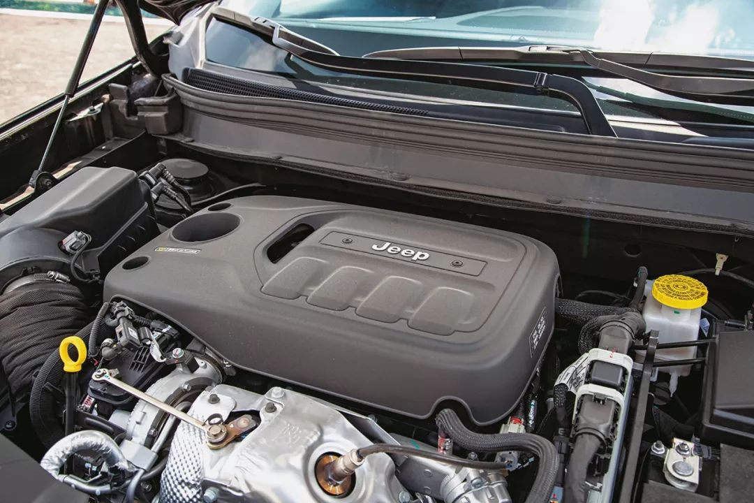 2020款jeep自由光试驾,jeep性能版自由光