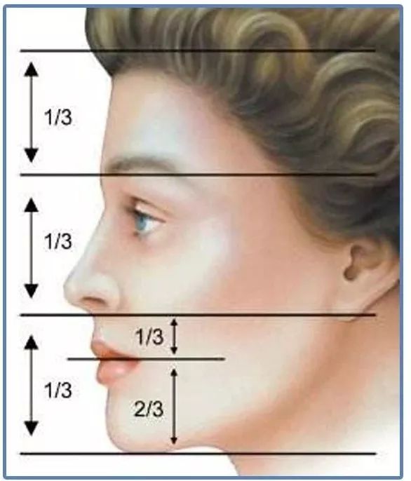 泫雅丰唇后颜值下跌?!但大家都爱这样的“香肠嘴”啊