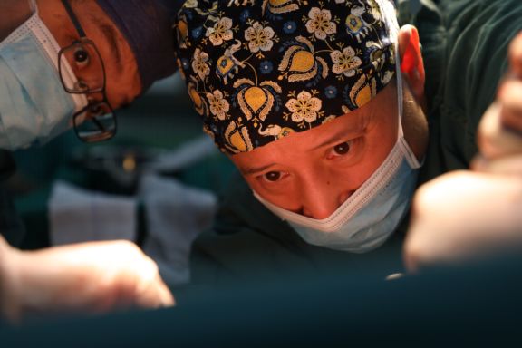 生命缘26岁姑娘长肿瘤,生命缘18岁女孩身患绝症