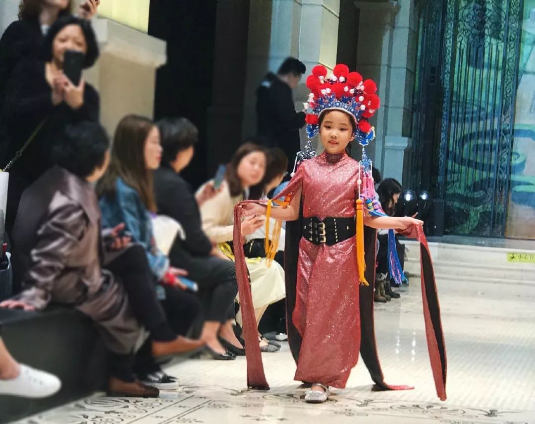 高定巴黎时装周发布会,香奈儿春夏高定时装周