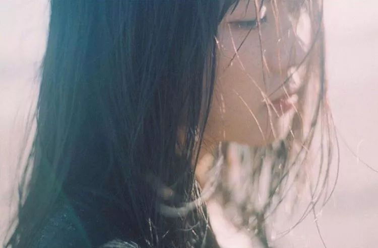 这样拍背影真的太好看了,怎样拍侧脸好看霸气