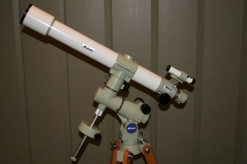 可以完全看到月球的黑科技望远镜,登月50周年月球上有什么痕迹